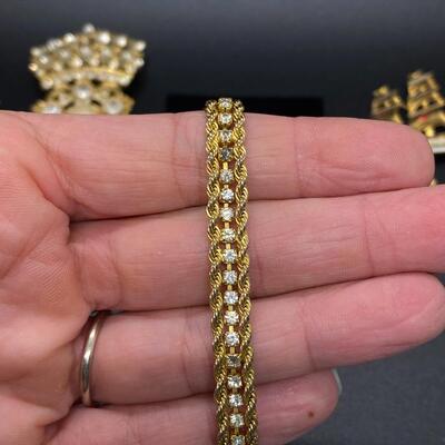 Vintage Goldtone Jewelry Lot