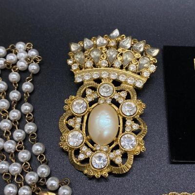 Vintage Goldtone Jewelry Lot