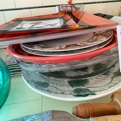 Glass trays, serving ware