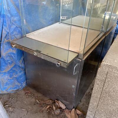 4 display cases