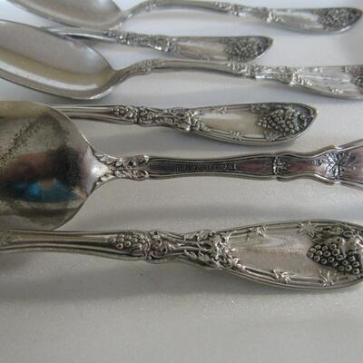 6 Vintage La Vigne Silver Plate Spoons by 1881 Rogers Co