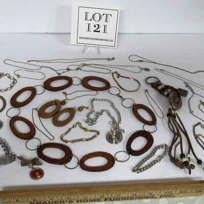 Large Lot of Jewelry, Necklaces, Bracelets, Pin