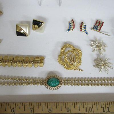 Nice Lot of Signed Jewelry, see description for details and more pics