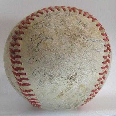 Vintage 1930-40s Chicago Cubs Autobraphed Baseball  Read description for more details