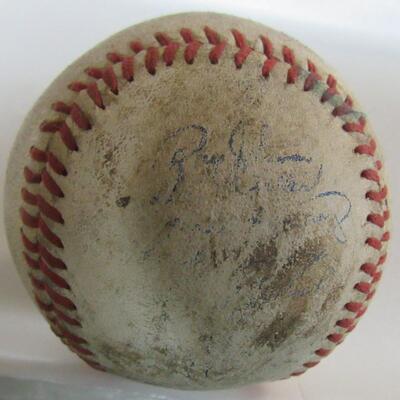 Vintage 1930-40s Chicago Cubs Autobraphed Baseball  Read description for more details