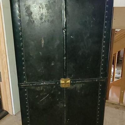 Lot 14: Hartman Trunk Co. Train/Steamer Wardrobe Chest - Black with Brass Hardware & Green Interior Great Condition!