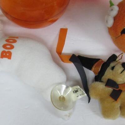 Lot of Misc Halloween Items Including Plush Pull Toy Pumpkin (Pull the baby pumpkin and the big one vibrates)
