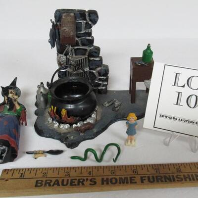 Vintage 1965 Aurora Plastics Model Halloween Witch With Accessories, Read Description!