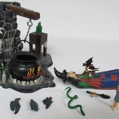 Vintage 1965 Aurora Plastics Model Halloween Witch With Accessories, Read Description!