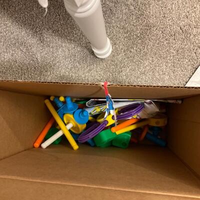 5 kids books and tinker toy box 