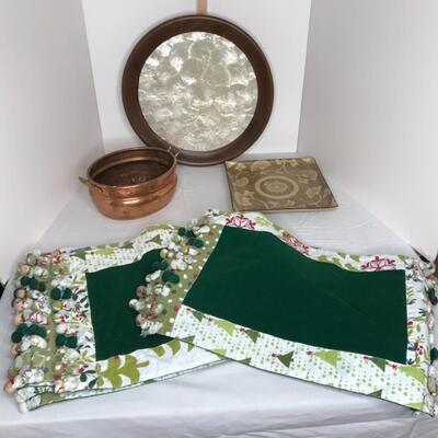 Tray, copper pot, square plate, Xmas placemats