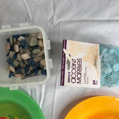 Plates, key finders (2), pebbles/rocks, bark and sponge, digital picture key chain
