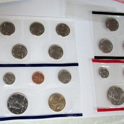 US Mint 2001 Uncirculated Set, Never Opened