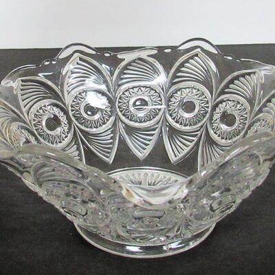Vintage Pattern Glass Ruffled Bowl Bullseye and Fan 7"