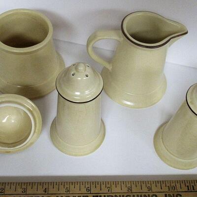 Pfaltzgraff Village Covered Sugar and Creamer, Salt and Pepper