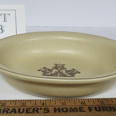 Pfaltzgraff Village Handled Oval Baker