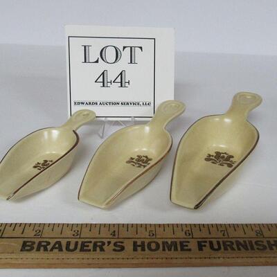 Pfaltzgraff Village Set of 3 Scoops