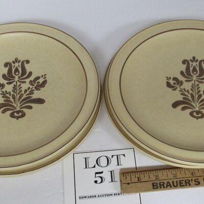 Pfaltzgraff Village Dinner Plates, 4, Read Description