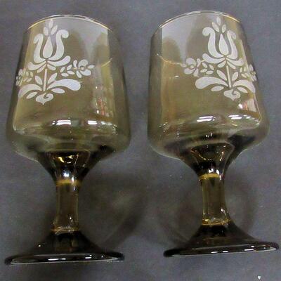 Pfaltzgraff Village Pattern Stemmed Glasses, Set of 7