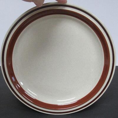 4 Chateau Contemporary 10" Dinner Plates