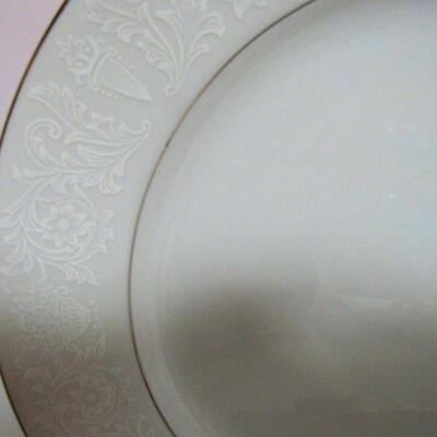 4 Love Lace Dinner Plates, Crown Victoria Fine China, Japan