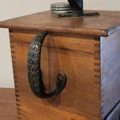 Lot 172: Antique Coffee Grinder with Ornate Handle & Crank