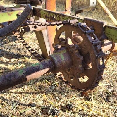 Lot 184: Antique Farm Tractor Dual Seed Broadcaster
