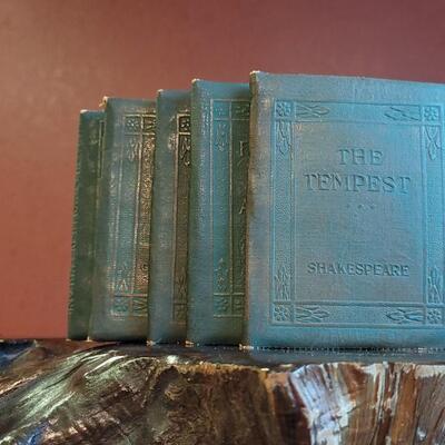 Lot 236: (5) Vintage Little Leather Mini Books Classics FEAT. OSCAR Wilde