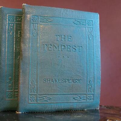 Lot 236: (5) Vintage Little Leather Mini Books Classics FEAT. OSCAR Wilde