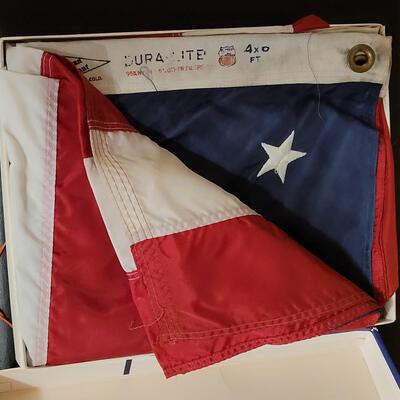 Lot 265: Dura-Lite Nylon American Flag 4' Ã— 6'