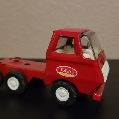 Lot 269: Vintage Tonka Mini Trucks and Trailers (3)