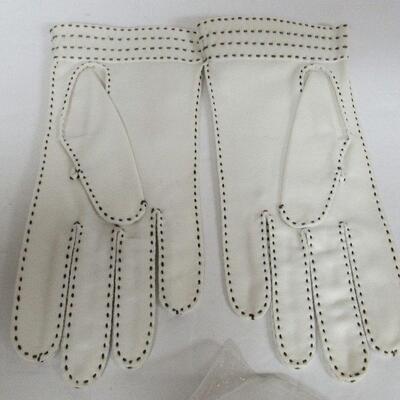Vintage Unused Pair Ladies Gloves, Crescendo, With Tag and Bag