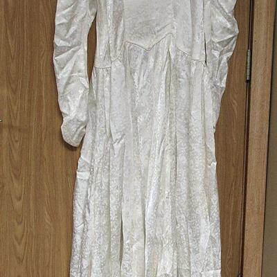 Old Wedding Dress Read Description