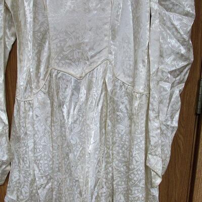 Old Wedding Dress Read Description