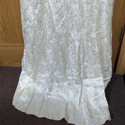 Old Wedding Dress Read Description