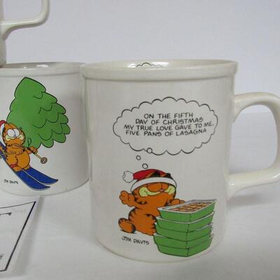 Vintage 1978 Garfield Christmas Mugs