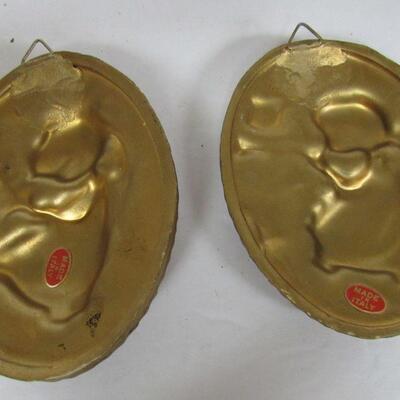 Pair of Older Italy Little Girl Christmas Wall Plaques, Italy, 4"
