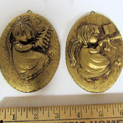 Pair of Older Italy Little Girl Christmas Wall Plaques, Italy, 4"
