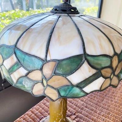 LOT#8P: Antique Lamp