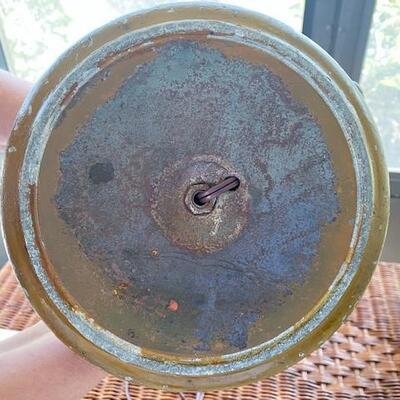 LOT#8P: Antique Lamp