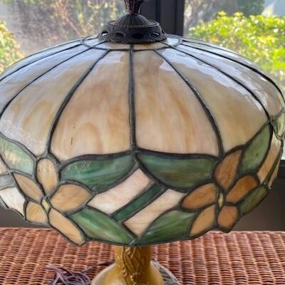 LOT#8P: Antique Lamp
