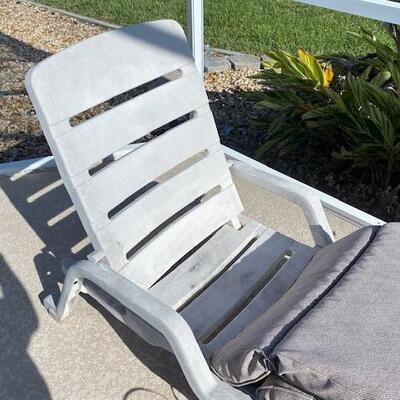 LOT#10P: Chaise Lounge and Lanterns