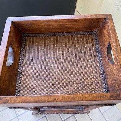 LOT#14P: Wicker Tray Top Table