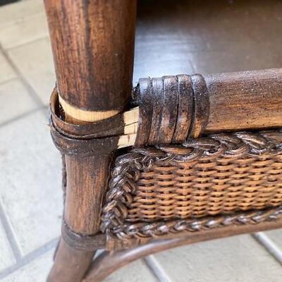 LOT#14P: Wicker Tray Top Table