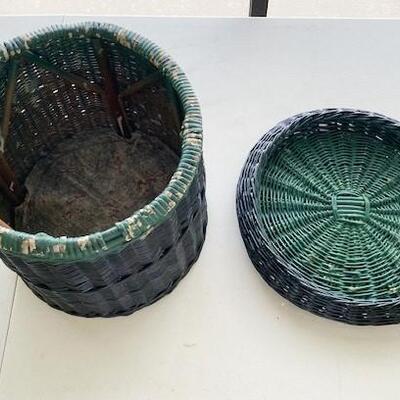 LOT#17P: Wicker Plant Stand 