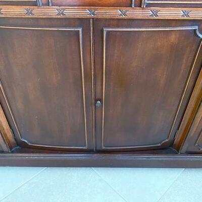 LOT#26D: Vintage Bernhardt Furniture Buffet