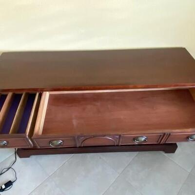 LOT#26D: Vintage Bernhardt Furniture Buffet