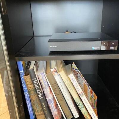 LOT#30D: Samsung Flatscreen and Entertainment Cabinet