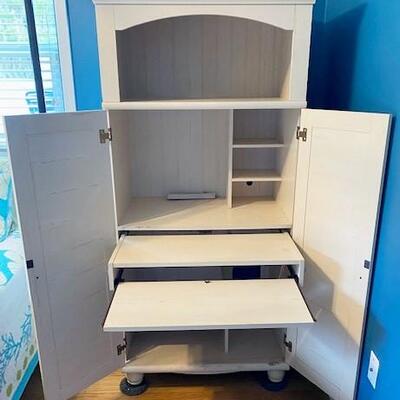 LOT#40B1: Computer Desk with Storage