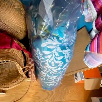 LOT#43B1: Closet Lot #1